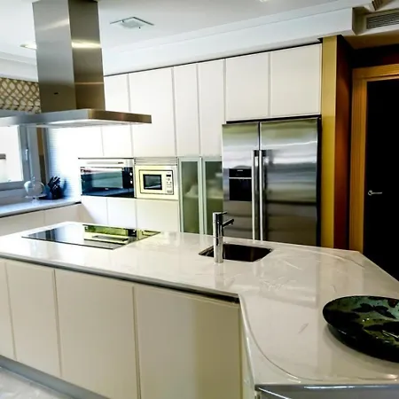 5 Bedrooms And Private Pool In * Marbella