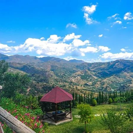 5 Bedrooms And Private Pool In Holiday home *